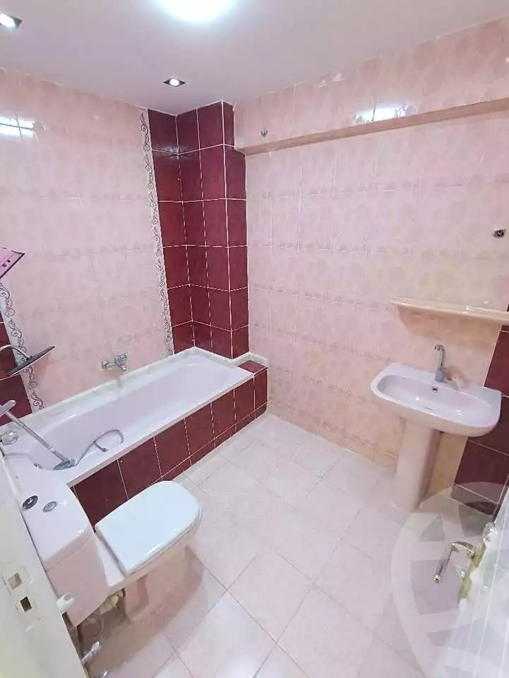 https://aqarmap.com.eg/ar/listing/7281890-for-sale-alexandria-sydy-bshr-sydy-bshr-bhry