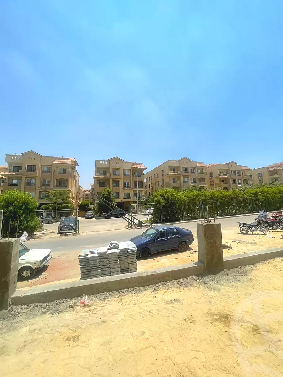 https://aqarmap.com.eg/en/listing/7282999-for-sale-cairo-el-sheikh-zayed-city-compounds-el-khamayel