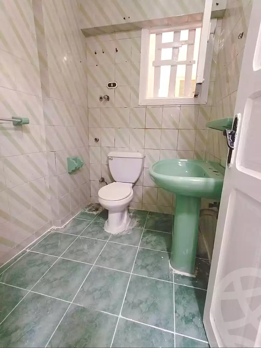 https://aqarmap.com.eg/ar/listing/7283101-for-sale-alexandria-al-agamy-shataa-el-nakheel