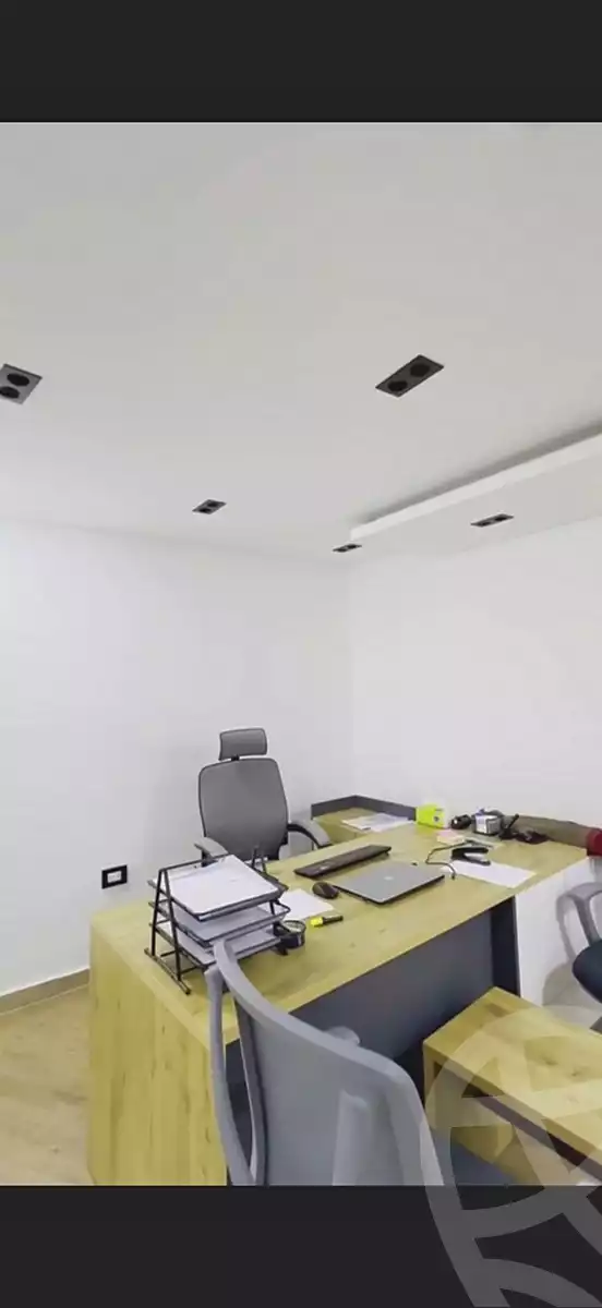 https://aqarmap.com.eg/ar/listing/7283300-for-rent-cairo-heliopolis-heliopolis-square-mohammed-farid-st