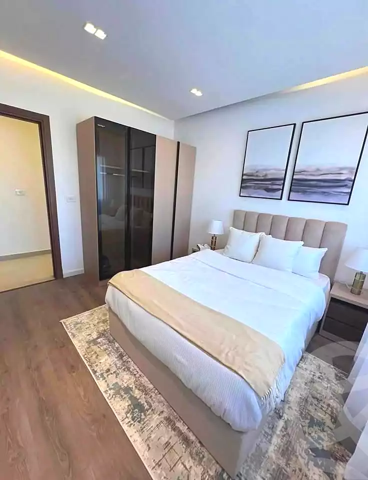 https://aqarmap.com.eg/ar/listing/7283981-for-sale-cairo-new-cairo-compounds-hyde-park-centre-ville-hyde-park