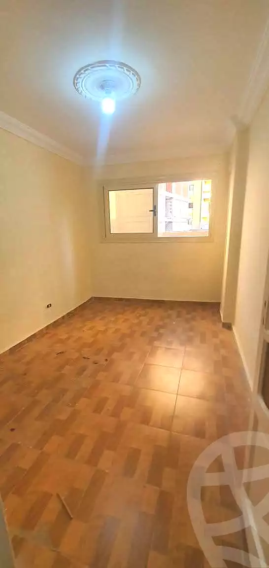 https://aqarmap.com.eg/ar/listing/7280289-for-sale-alexandria-el-asafra-shr-45