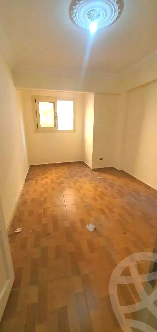 https://aqarmap.com.eg/ar/listing/7280289-for-sale-alexandria-el-asafra-shr-45