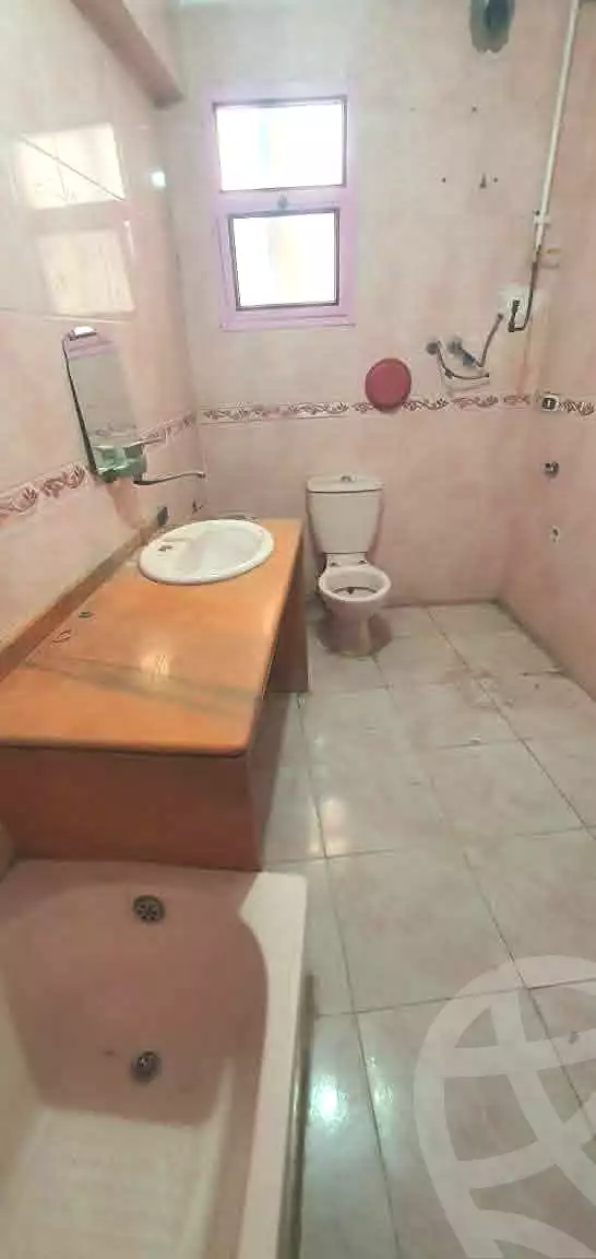 https://aqarmap.com.eg/ar/listing/7280289-for-sale-alexandria-el-asafra-shr-45