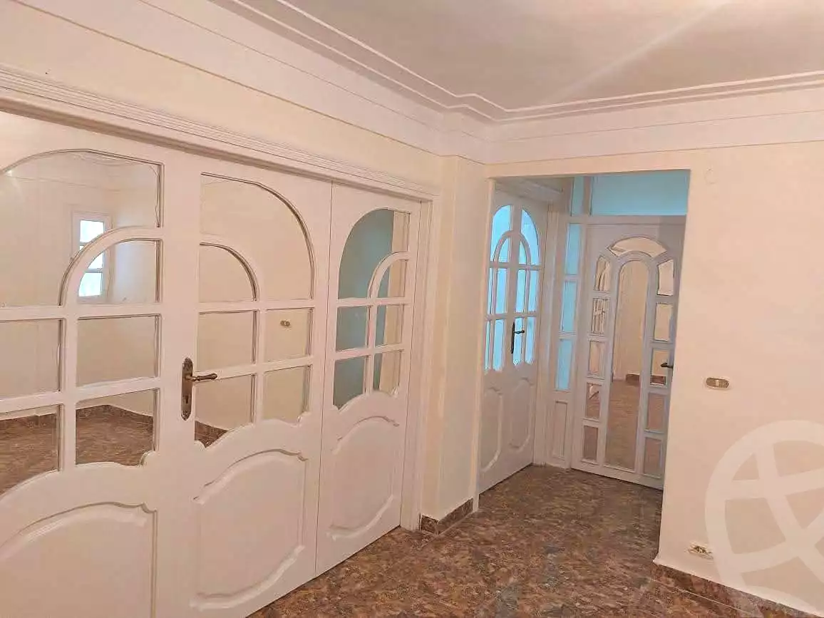 https://aqarmap.com.eg/en/listing/7284989-for-rent-alexandria-bolekly