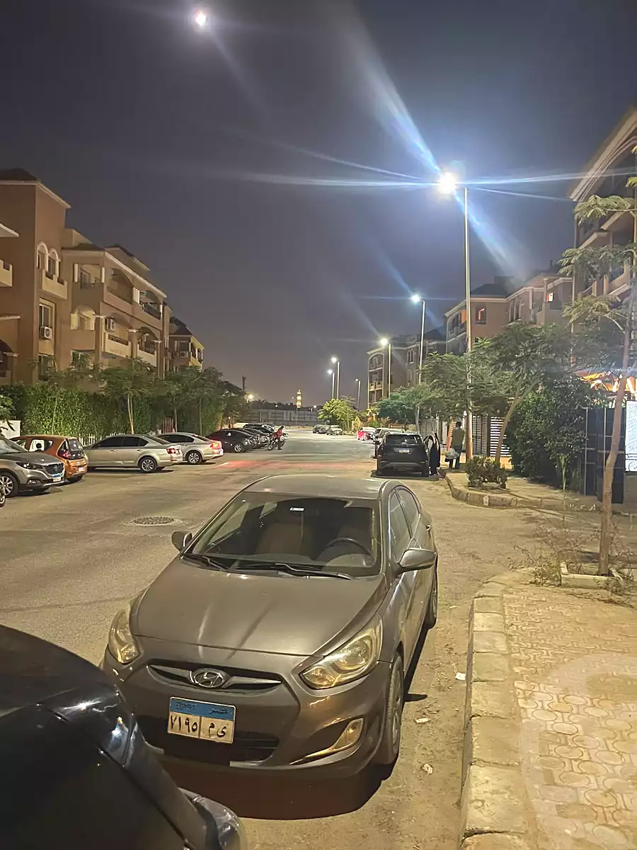 https://aqarmap.com.eg/ar/listing/7287623-for-sale-cairo-el-sheikh-zayed-city-compounds-el-khamayel