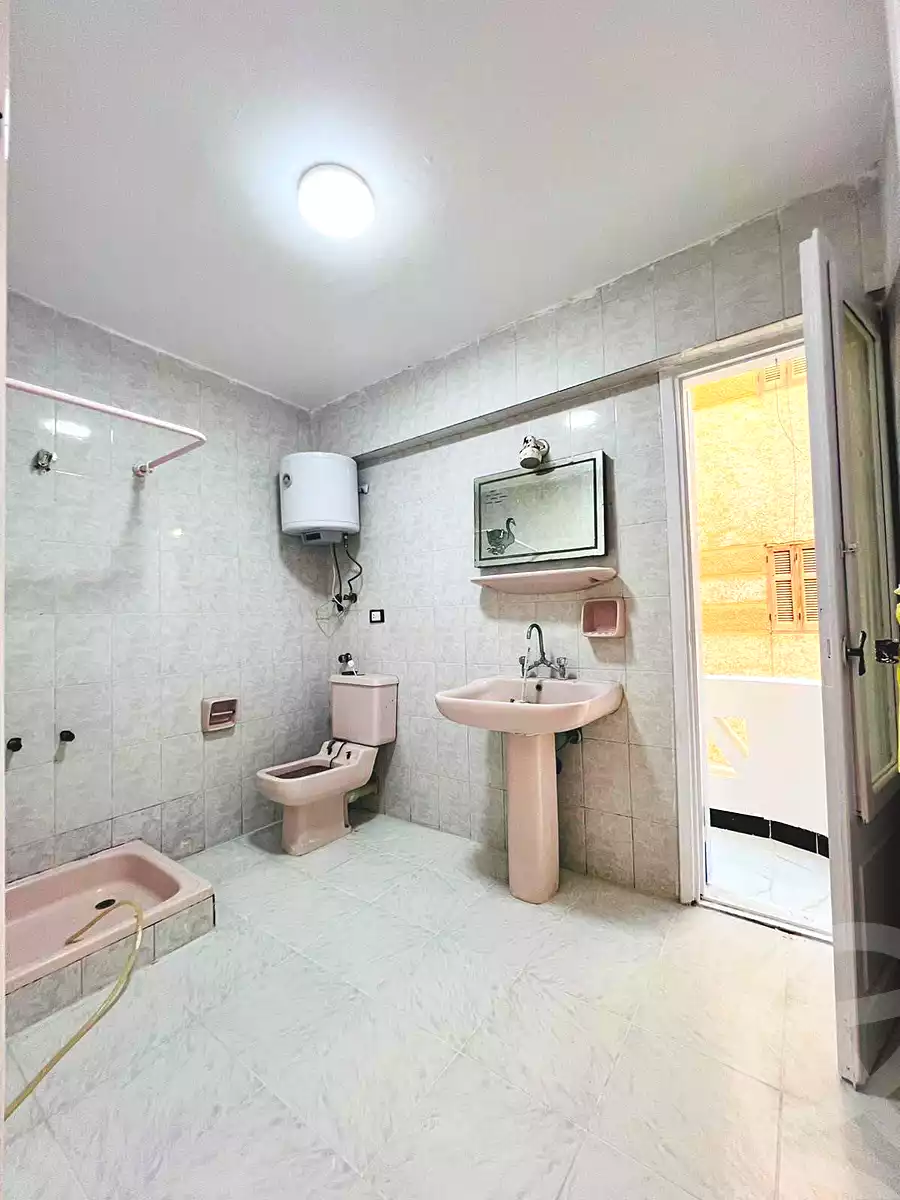 https://aqarmap.com.eg/ar/listing/7289921-for-sale-alexandria-al-agamy-shataa-el-nakheel