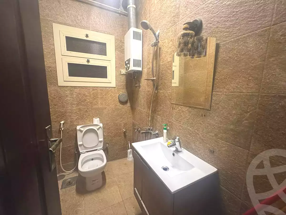 https://aqarmap.com.eg/ar/listing/7289982-for-sale-cairo-el-sheikh-zayed-city-compounds-el-khamayel