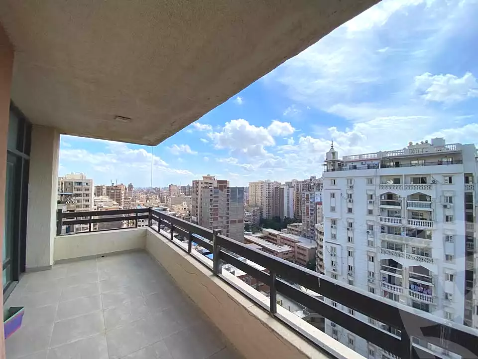 https://aqarmap.com.eg/en/listing/7290645-for-sale-alexandria-ganaklis