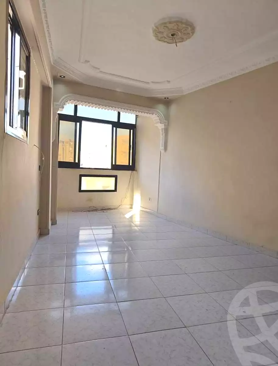 https://aqarmap.com.eg/ar/listing/7291740-for-rent-alexandria-miami