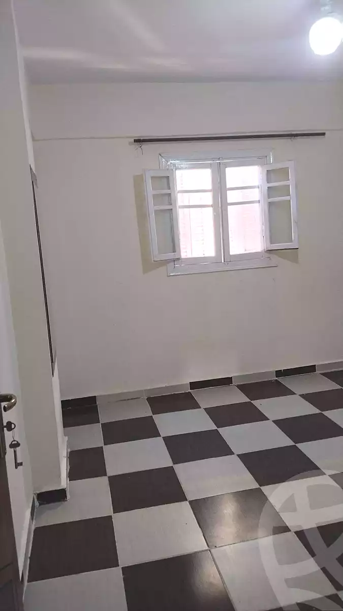 https://aqarmap.com.eg/ar/listing/7293123-for-rent-alexandria-al-agamy-el-hanouvel-al-haded-we-al-soulb-st