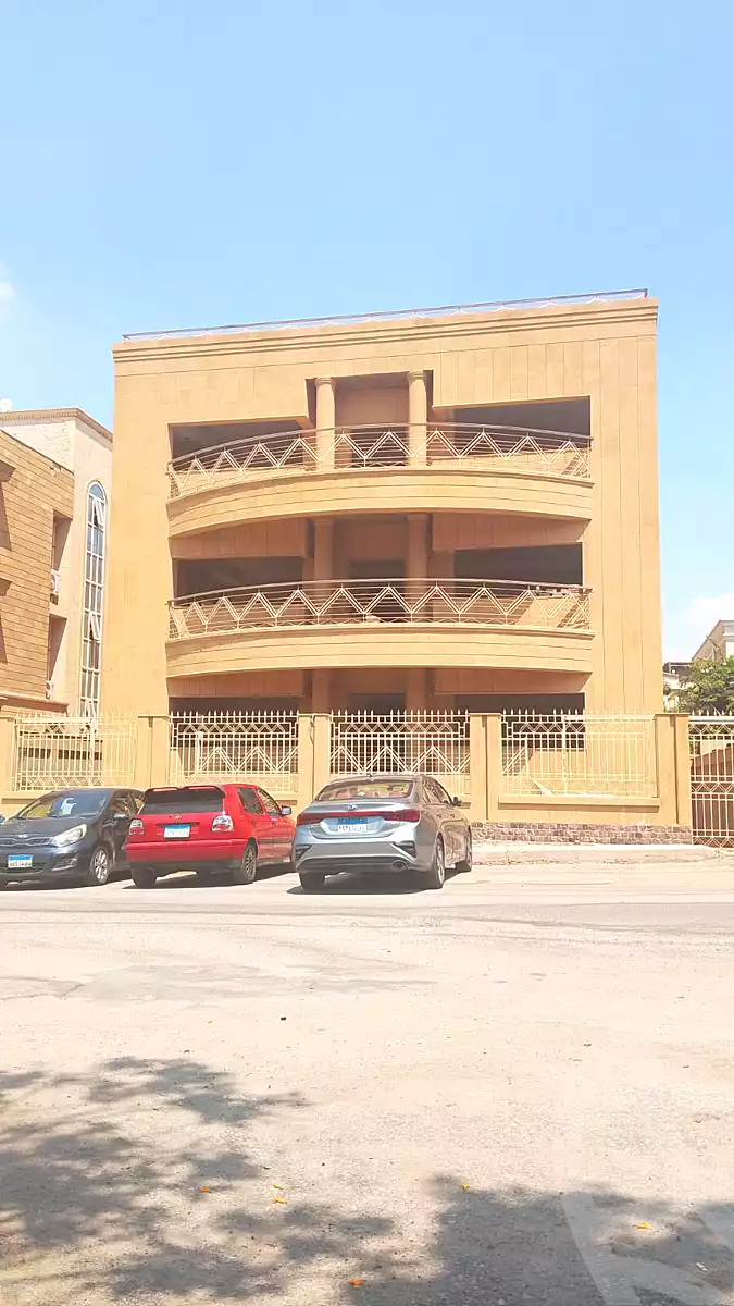 https://aqarmap.com.eg/ar/listing/7293604-for-sale-cairo-new-cairo-ganob-el-akadamiya-south-academy-a-ammar-ibn-yasser-st