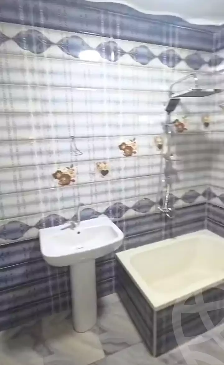 https://aqarmap.com.eg/en/listing/7293679-for-sale-alexandria-new-miami-el-quds-school-st