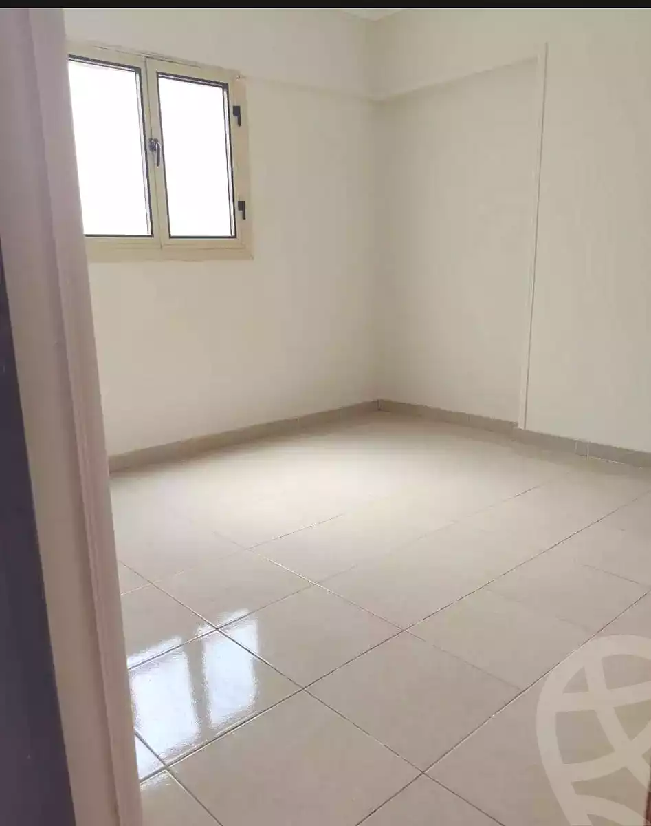 https://aqarmap.com.eg/ar/listing/7294045-for-sale-alexandria-sydy-bshr-sydy-bshr-bhry-gamal-abd-el-nasir-st