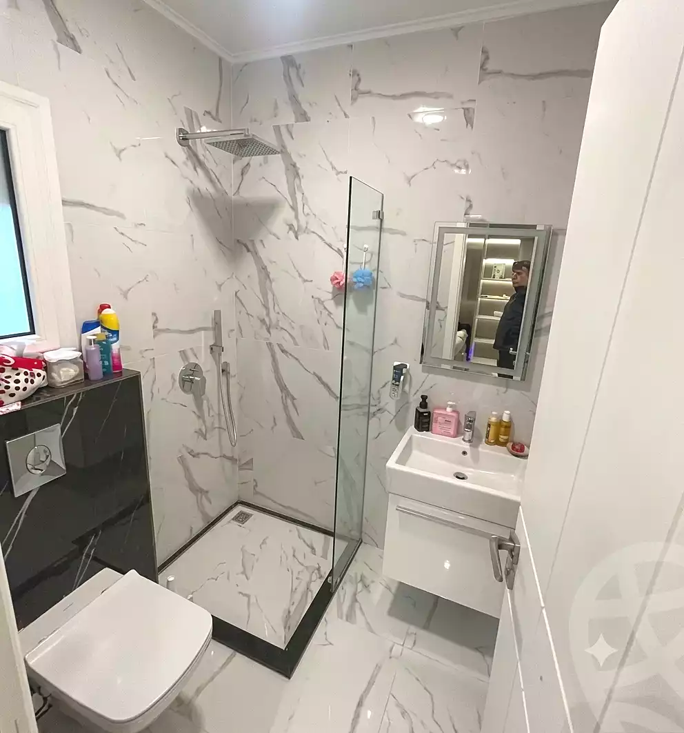 https://aqarmap.com.eg/en/listing/7294423-for-rent-cairo-new-cairo-compounds-mountain-view-hyde-park