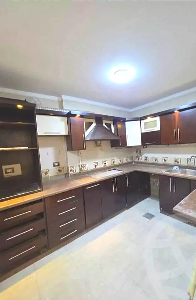 https://aqarmap.com.eg/en/listing/7294627-for-sale-alexandria-stanley-abd-el-aziz-fahmy-st