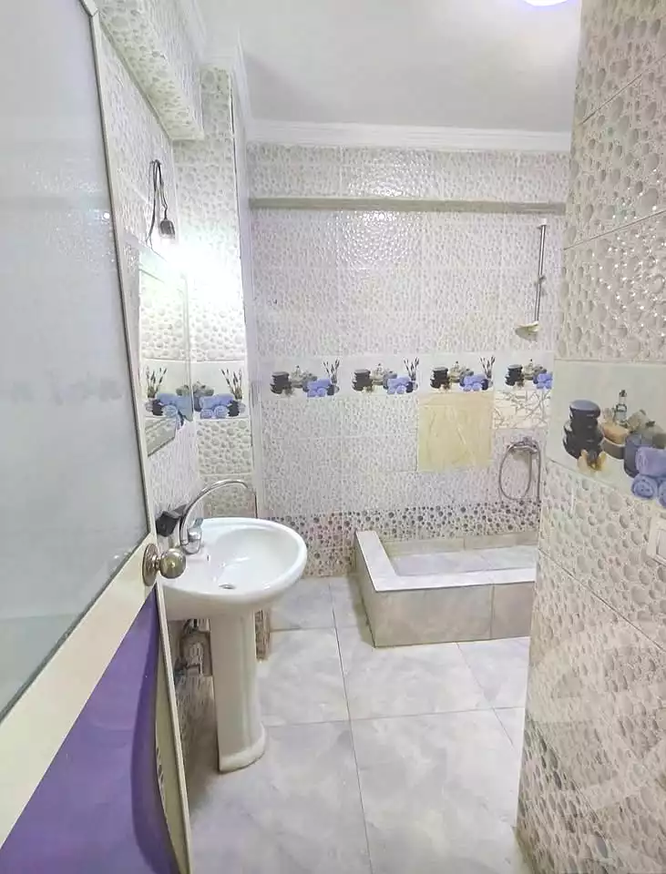 https://aqarmap.com.eg/ar/listing/7295478-for-sale-alexandria-el-asafra-l-sfr-bhry