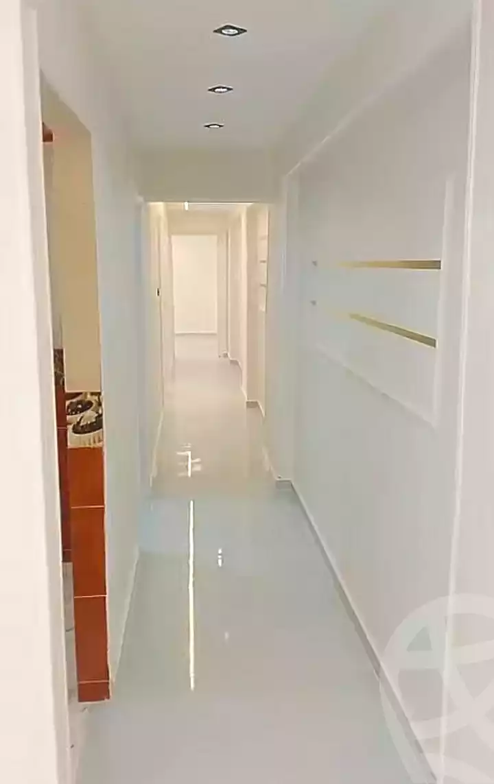 https://aqarmap.com.eg/ar/listing/7295860-for-sale-alexandria-sydy-bshr-sydy-bshr-bhry-amr-el-nogomy-st