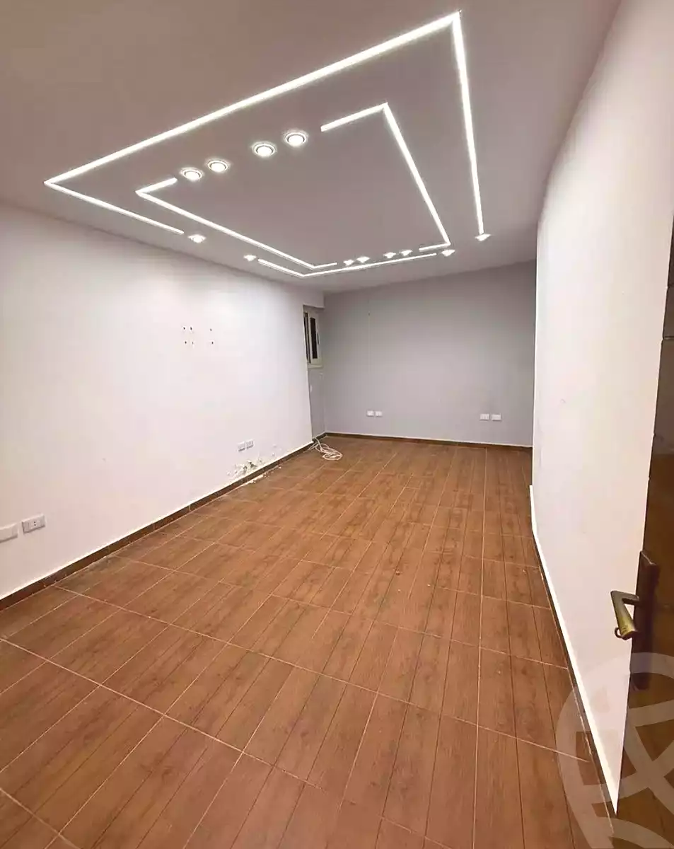 https://aqarmap.com.eg/ar/listing/7296091-for-sale-alexandria-miami-el-gaish-rd-st