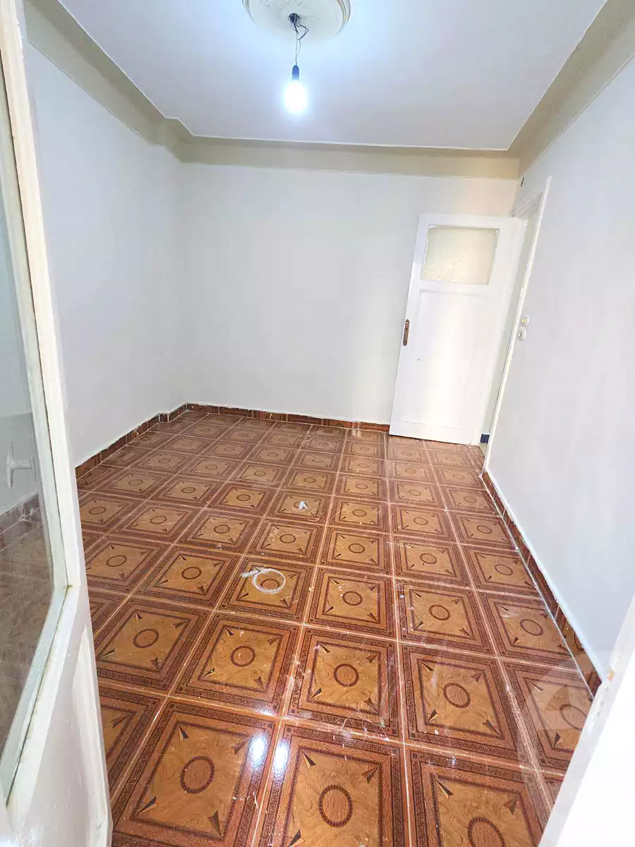 https://aqarmap.com.eg/ar/listing/7296942-for-sale-alexandria-bahray-el-anfoshy-sidi-abou-el-abbas-st