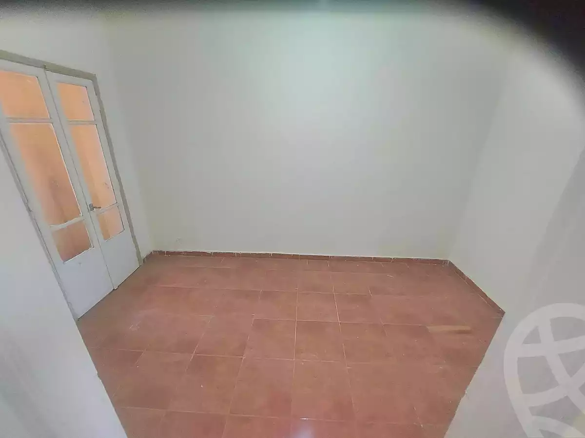 https://aqarmap.com.eg/ar/listing/7297627-for-sale-cairo-helwan-ahmed-enci-st