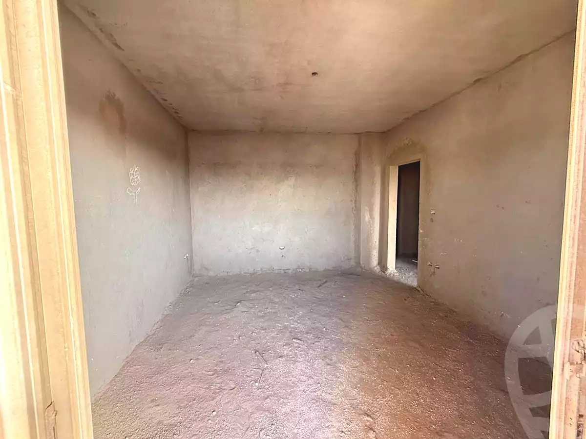 https://aqarmap.com.eg/en/listing/7298172-for-sale-cairo-el-sheikh-zayed-city-compounds-el-khamayel