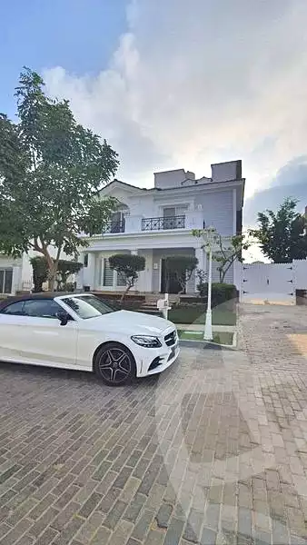 https://aqarmap.com.eg/ar/listing/7298307-for-sale-cairo-new-cairo-compounds-mountain-view1-1-compound