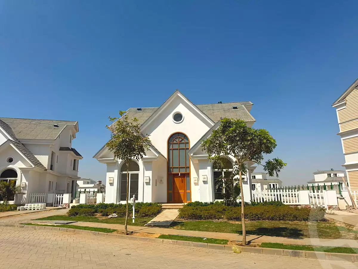 https://aqarmap.com.eg/en/listing/7298459-for-sale-cairo-new-cairo-compounds-mountain-view1-1-compound