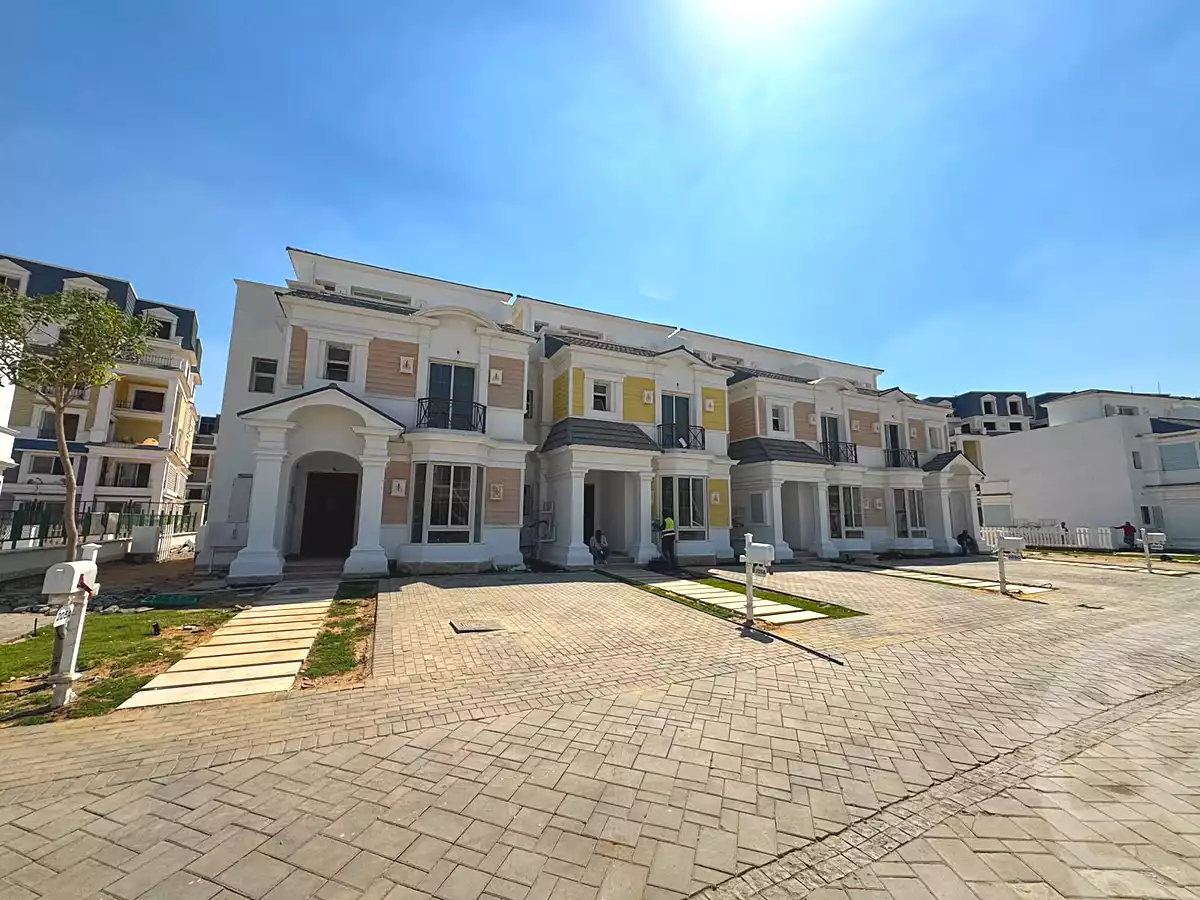 https://aqarmap.com.eg/en/listing/7298459-for-sale-cairo-new-cairo-compounds-mountain-view1-1-compound