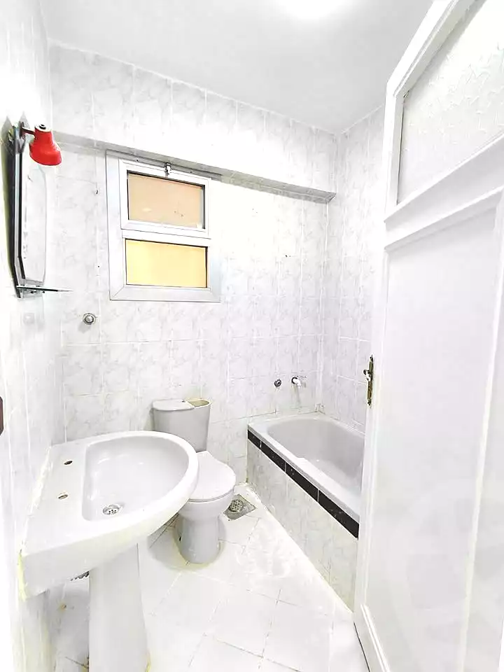https://aqarmap.com.eg/ar/listing/7298833-for-sale-alexandria-al-agamy-shataa-el-nakheel