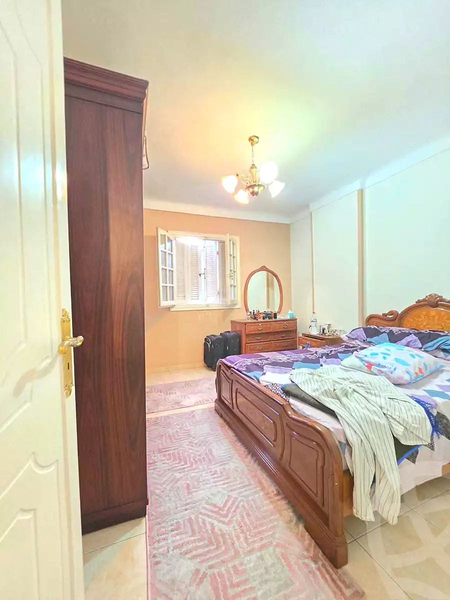 https://aqarmap.com.eg/ar/listing/7299604-for-sale-alexandria-sydy-bshr-sydy-bshr-bhry-gamal-abd-el-nasir-st