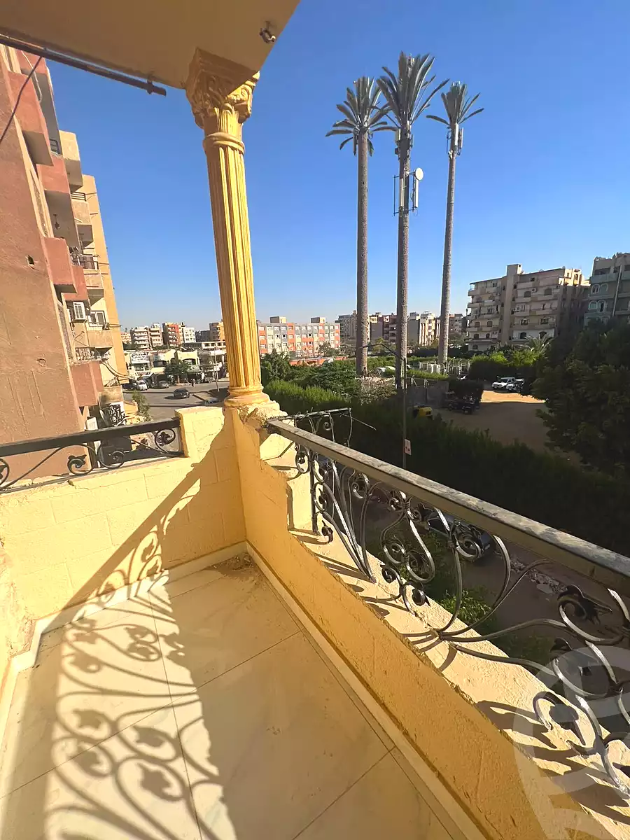 https://aqarmap.com.eg/ar/listing/7300457-for-sale-cairo-6th-of-october-el-ahyaa-neighborhood-3rd-omar-ibn-el-khattab-st