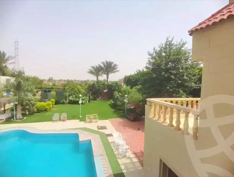 فيلا بـ٤ غرف نوم في الريف الاوربي، صورة ٧ من ١٣
