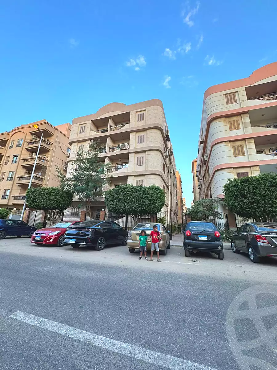 https://aqarmap.com.eg/ar/listing/7301104-for-sale-cairo-new-cairo-el-banafsg-el-banafsag-omarat-al-gabri-st