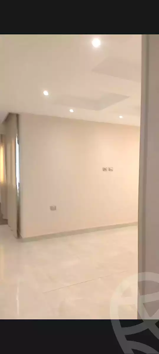 https://aqarmap.com.eg/ar/listing/7301165-for-rent-cairo-new-cairo-compounds-mountain-view-hyde-park