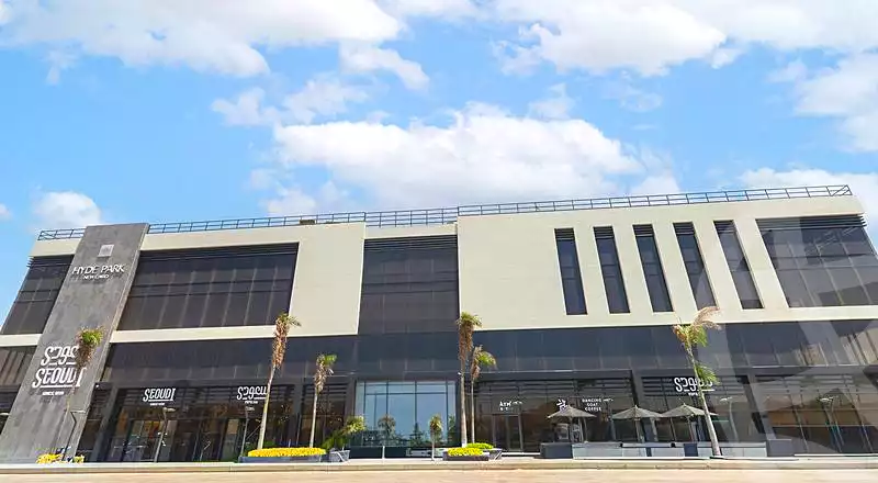 https://aqarmap.com.eg/en/listing/7302820-for-sale-cairo-new-cairo-compounds-hyde-park-business-district