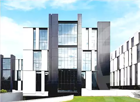 https://aqarmap.com.eg/en/listing/7303118-for-sale-cairo-new-cairo-compounds-hyde-park-business-district