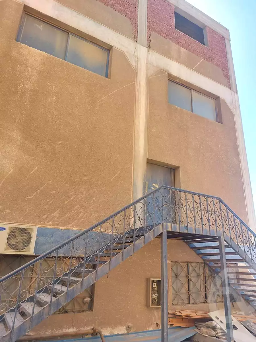 https://aqarmap.com.eg/ar/listing/7303589-for-sale-cairo-6th-of-october-el-mantqa-el-snaaaya-industrial-zone-3