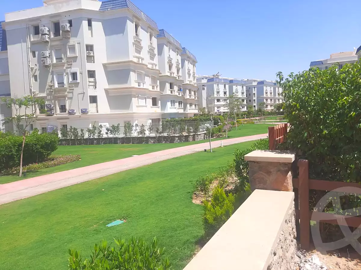 https://aqarmap.com.eg/ar/listing/7303730-for-sale-cairo-new-cairo-compounds-mountain-view-hyde-park