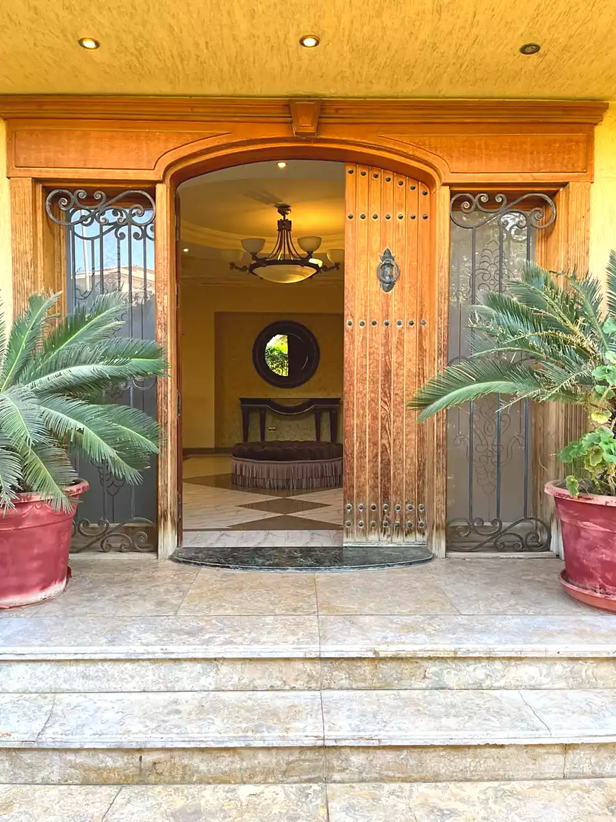 https://aqarmap.com.eg/ar/listing/7303848-for-sale-cairo-new-cairo-ganob-el-akadamiya-south-academy-a-zaid-ebn-haretha-st