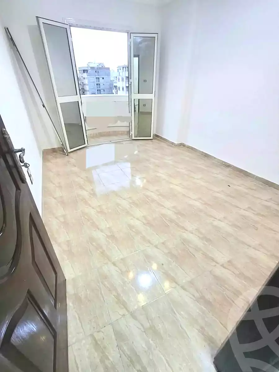 https://aqarmap.com.eg/ar/listing/7305184-for-sale-alexandria-el-asafra-shr-45