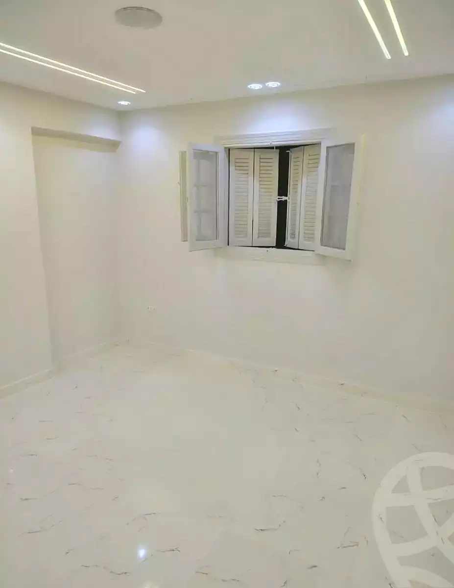 https://aqarmap.com.eg/ar/listing/7308399-for-sale-alexandria-al-agamy-lbytsh-al-kaada-st