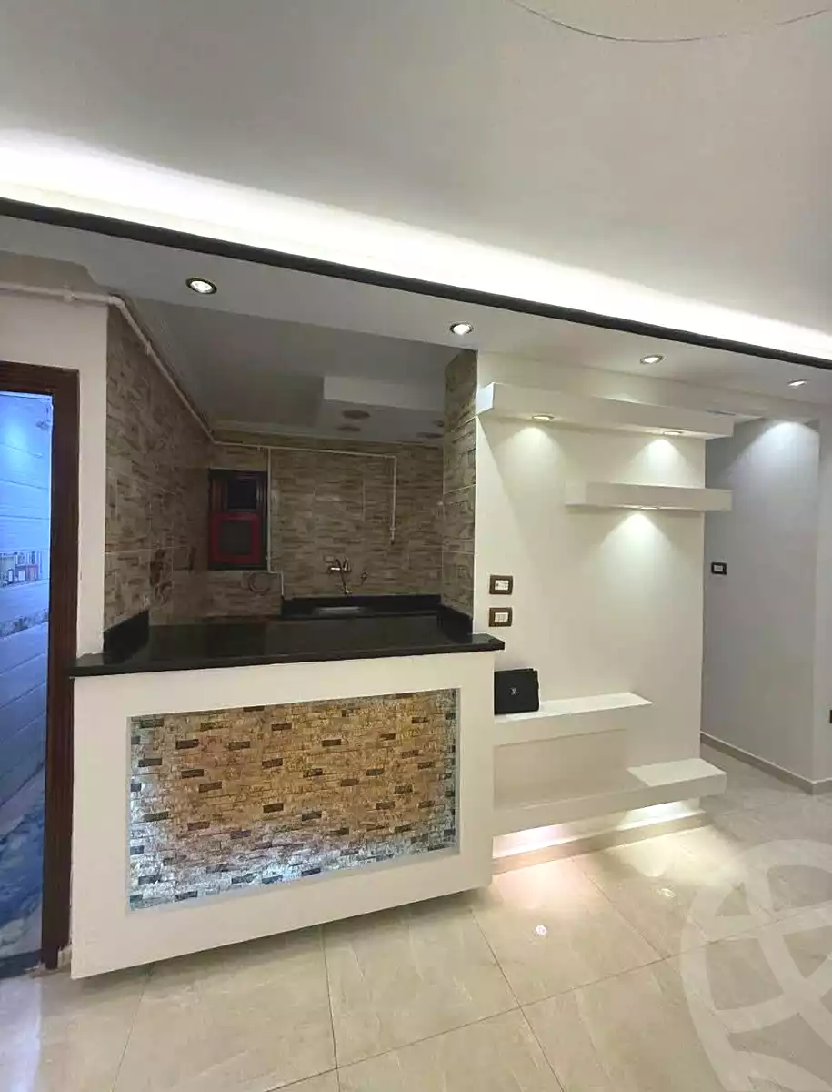 https://aqarmap.com.eg/ar/listing/7308455-for-sale-alexandria-sydy-bshr-sydy-bshr-bhry-shr-khld-bn-lwlyd