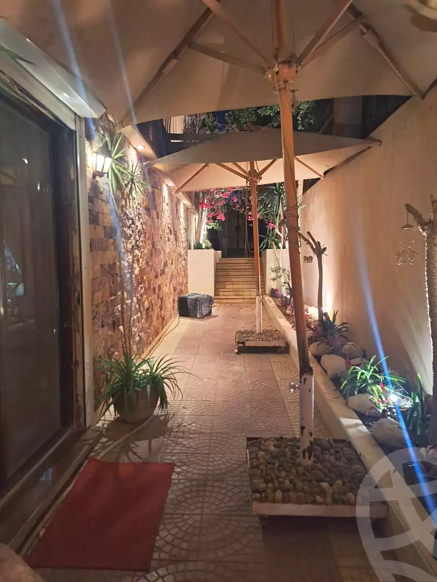 https://aqarmap.com.eg/ar/listing/7309032-for-sale-cairo-new-cairo-first-settlement-mhwr-mstfy-kml