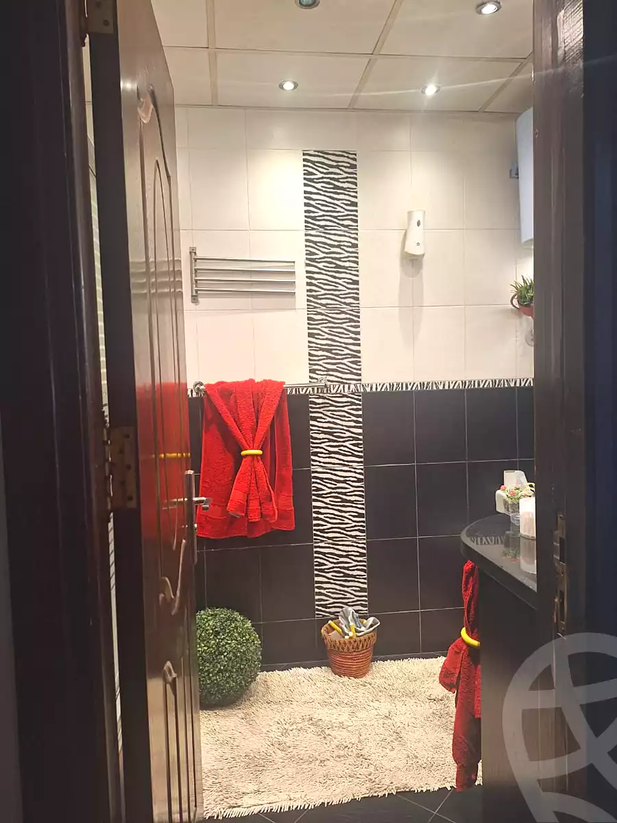 https://aqarmap.com.eg/ar/listing/7309032-for-sale-cairo-new-cairo-first-settlement-mhwr-mstfy-kml