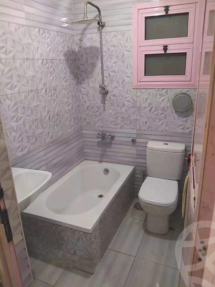 https://aqarmap.com.eg/en/listing/7311090-for-sale-cairo-helwan-kwrnysh-hlwn