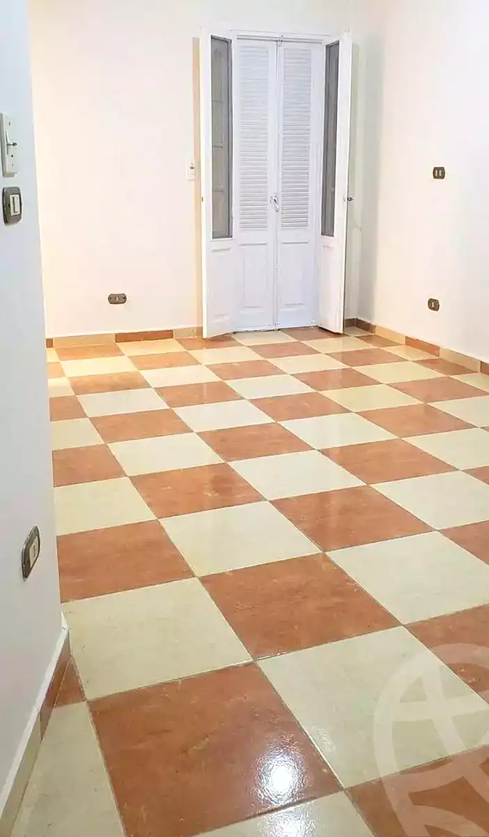 https://aqarmap.com.eg/ar/listing/7312256-for-sale-alexandria-sydy-bshr-sydy-bshr-bhry-ali-hipa-st