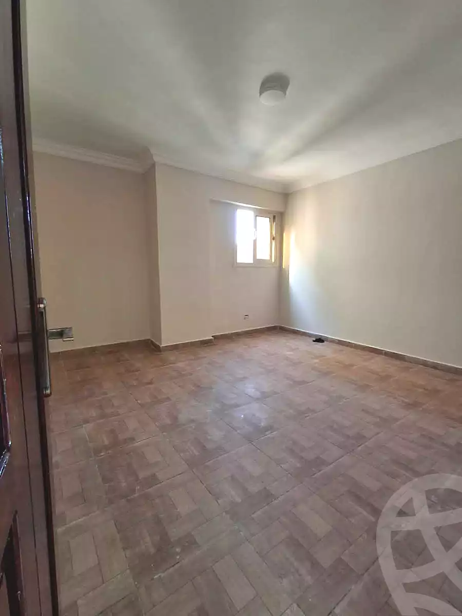 https://aqarmap.com.eg/en/listing/7312614-for-sale-alexandria-el-asafra-hasan-kamel-st