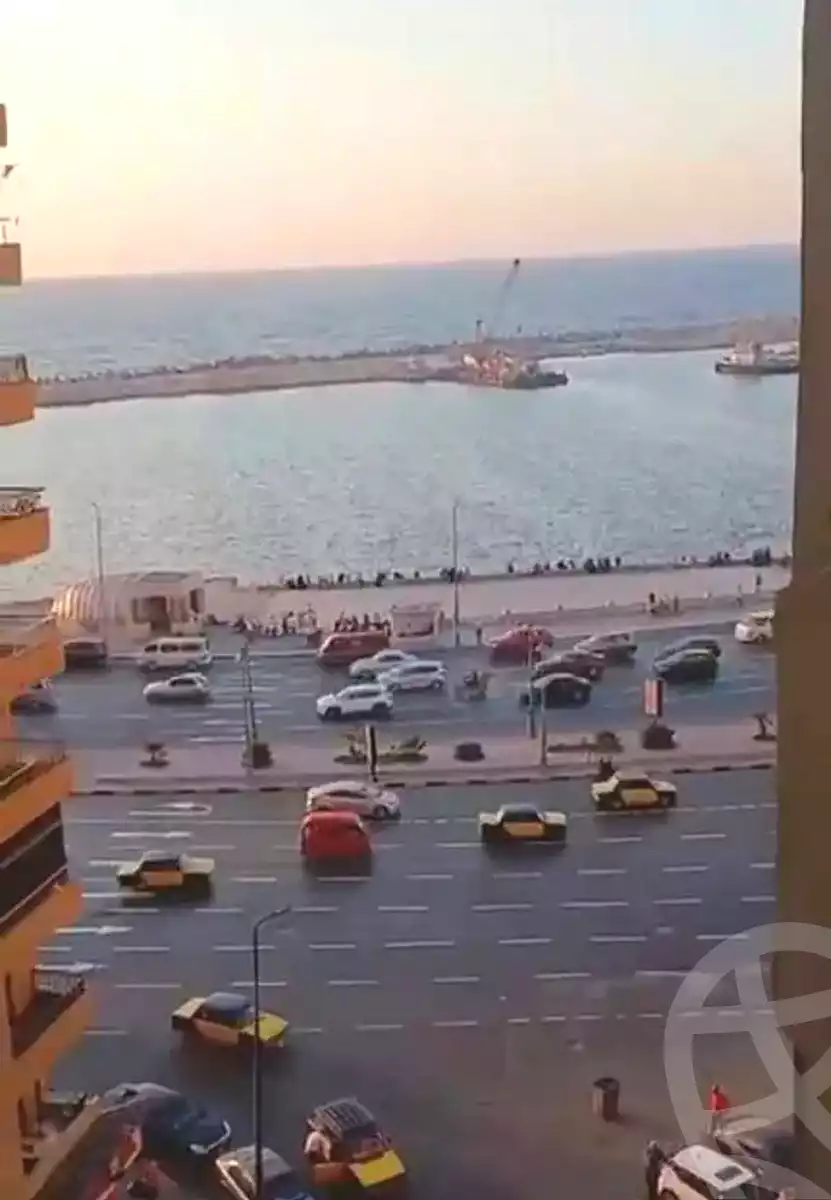 https://aqarmap.com.eg/ar/listing/7308330-for-sale-alexandria-sydy-bshr-sydy-bshr-bhry
