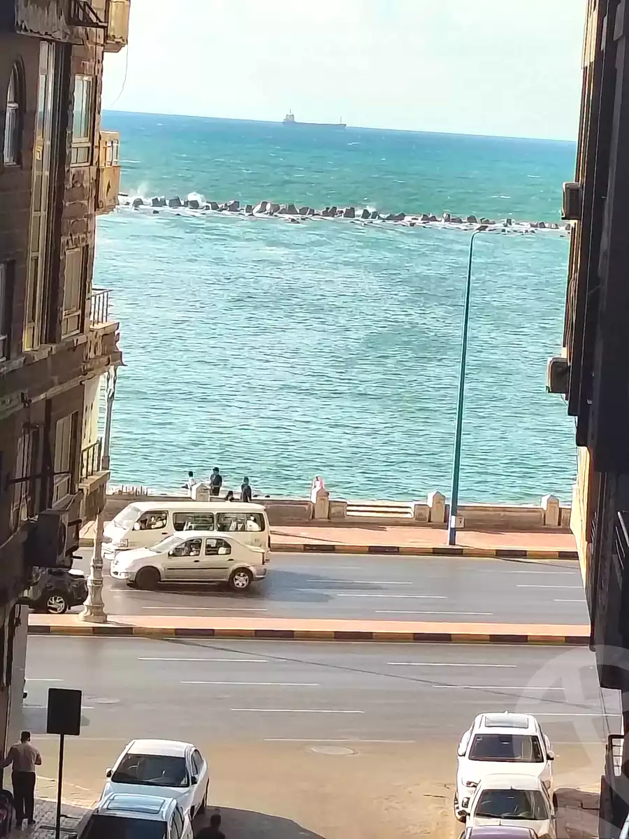 https://aqarmap.com.eg/ar/listing/7314040-for-sale-alexandria-sydy-bshr-sydy-bshr-bhry-shr-khld-bn-lwlyd